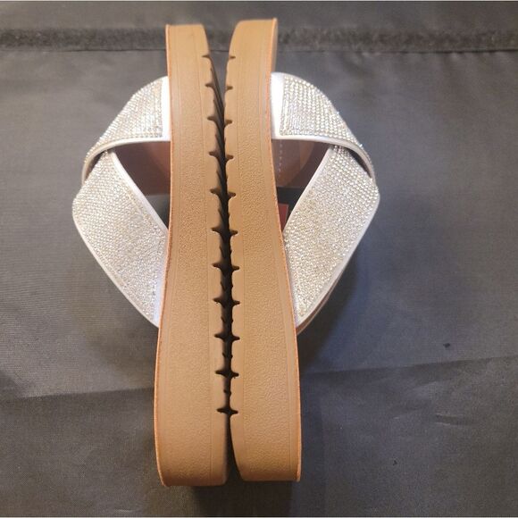 BRAND NEW UNIONBAY  CRISSCROSS RHINESTONE SILVER SANDALS - Picture 8 of 14